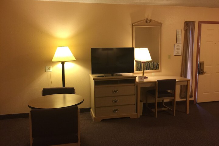 Room 24 of 25