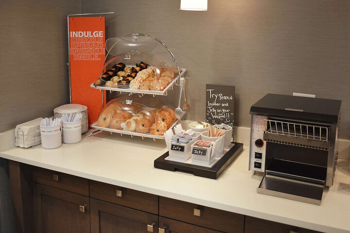 Hampton Inn & Suites Philadelphia / Media