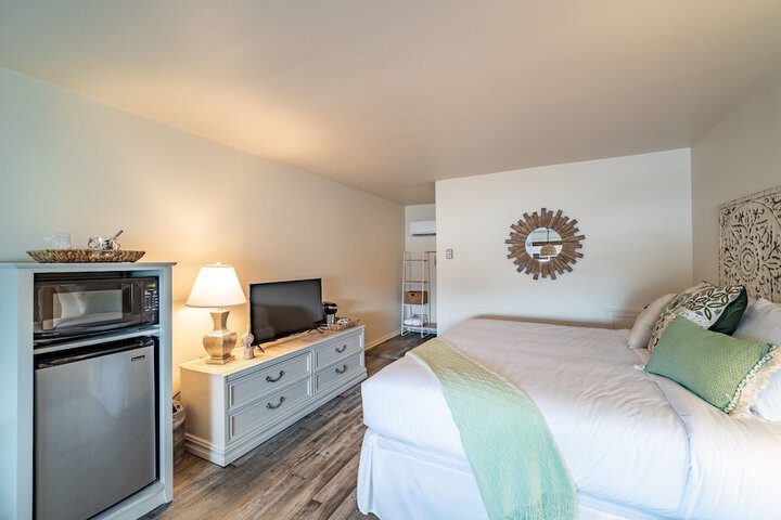Ocean Glass Inn