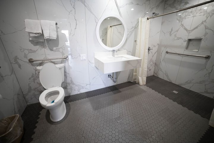 Room 5 of 22