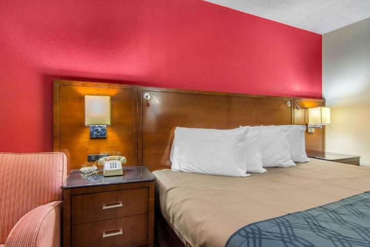 Room 7 of 17