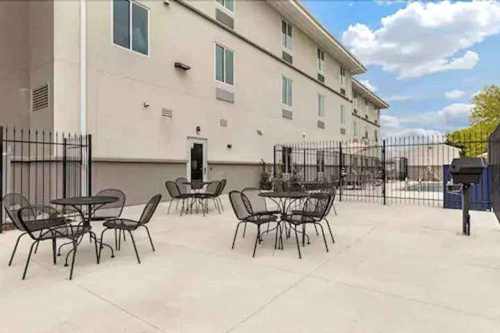 Property Grounds 32 of 32