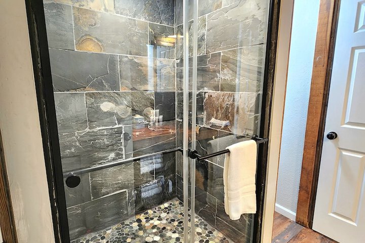 Miners Suite in Shaver Lake