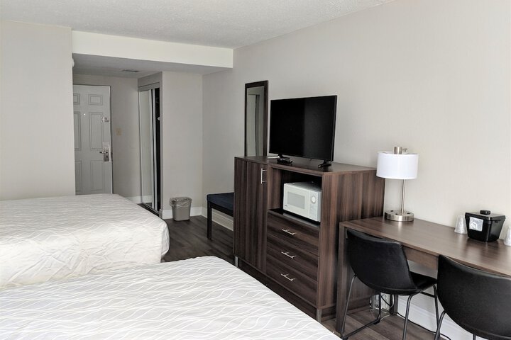Room 25 of 38