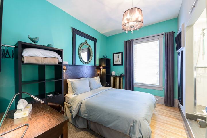 Room 45 of 102