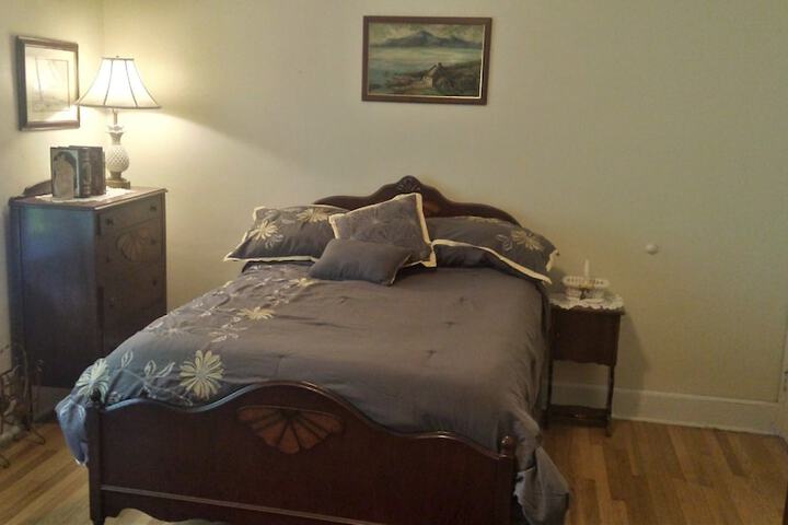 Room 32 of 47