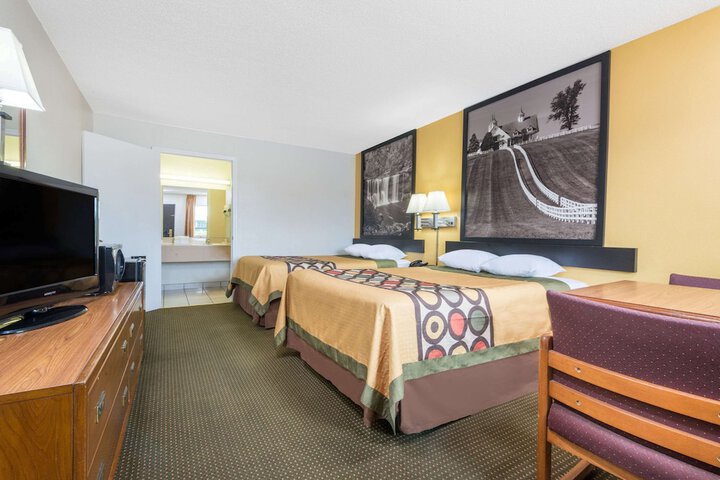 Super 8 by Wyndham Williamsburg