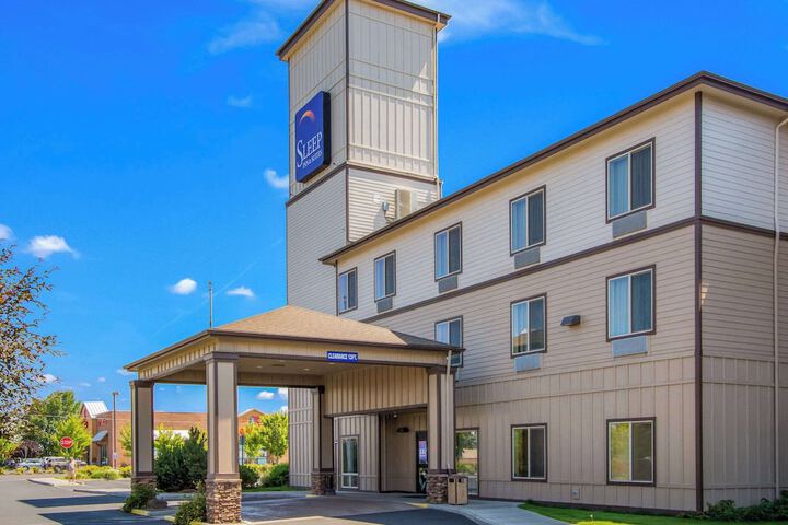 Hotel 4 of 61
