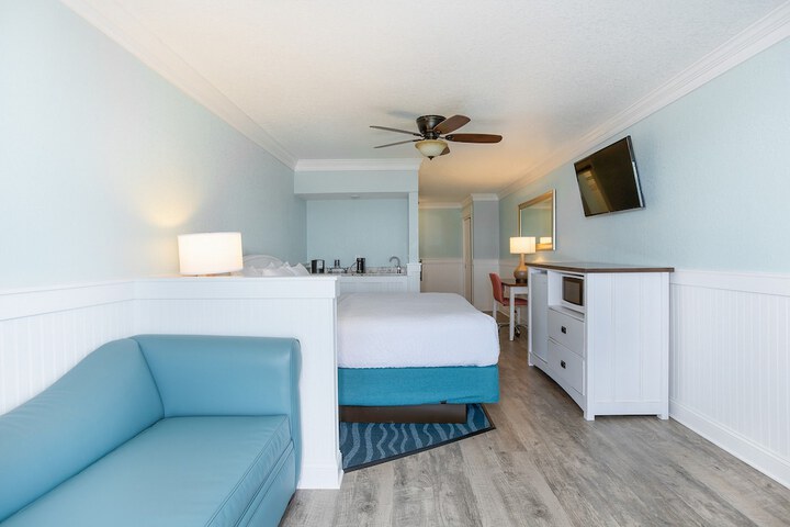 Room 44 of 105