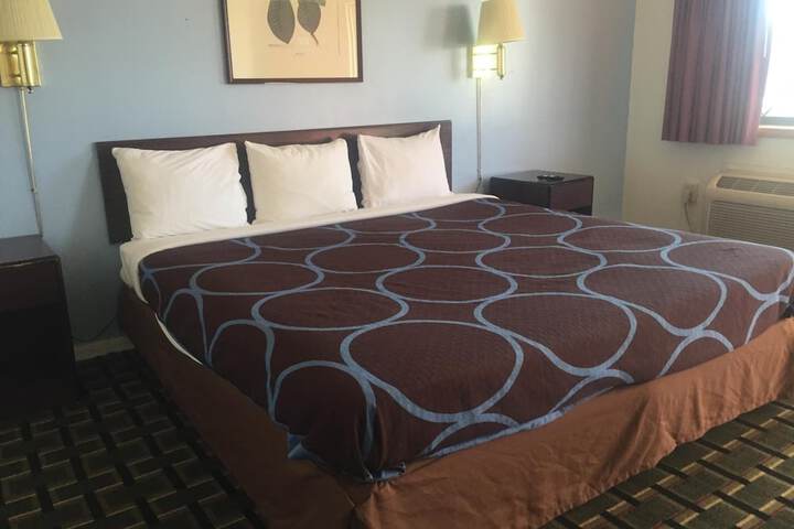 Room 36 of 41