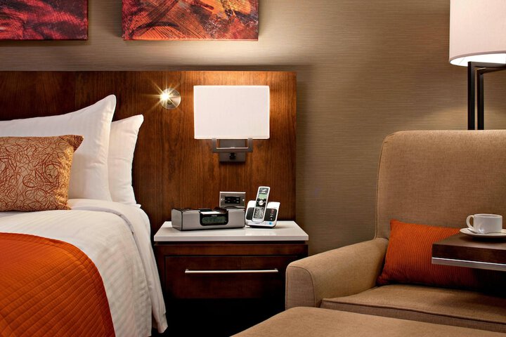 Room 36 of 102