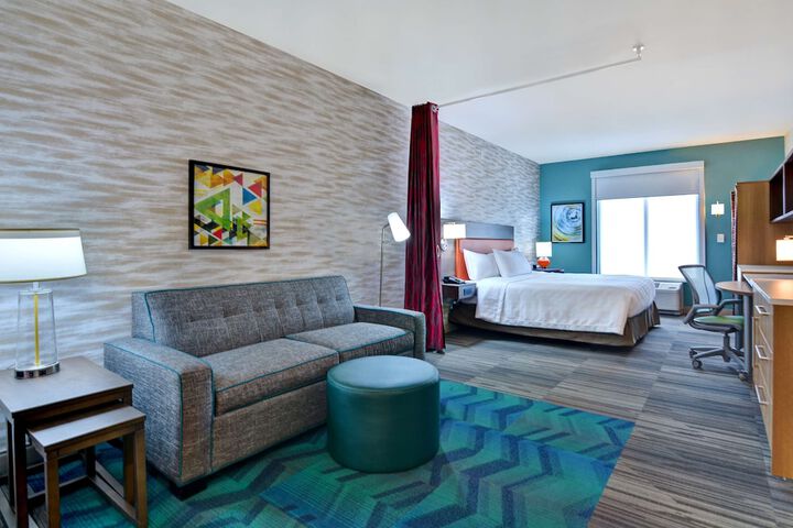 Room 32 of 47