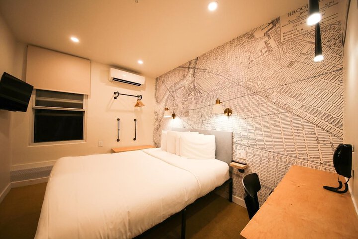 Room 11 of 30