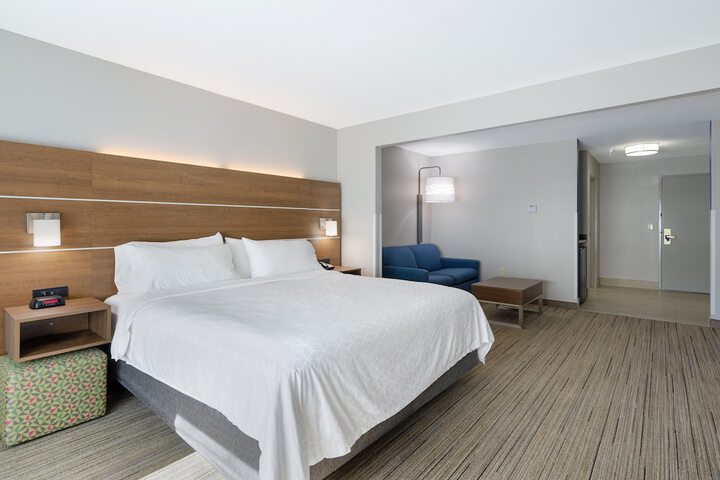 Holiday Inn Express Hotel & Suites Weston by IHG