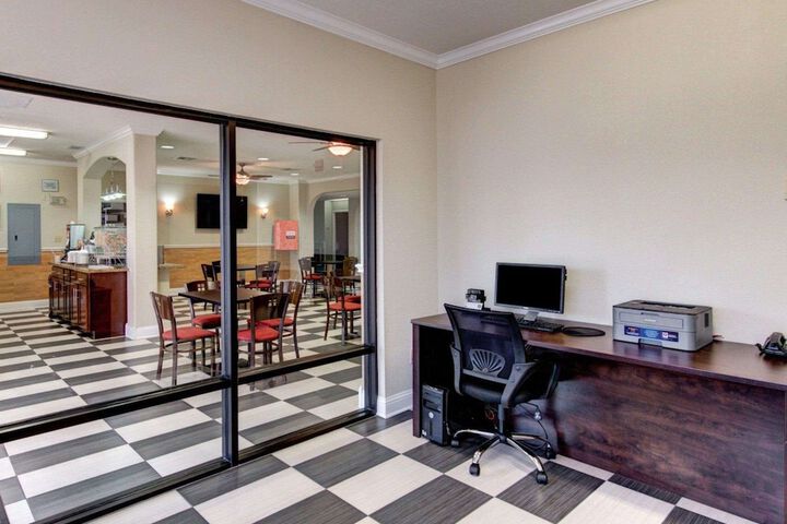Business Center 29 of 29