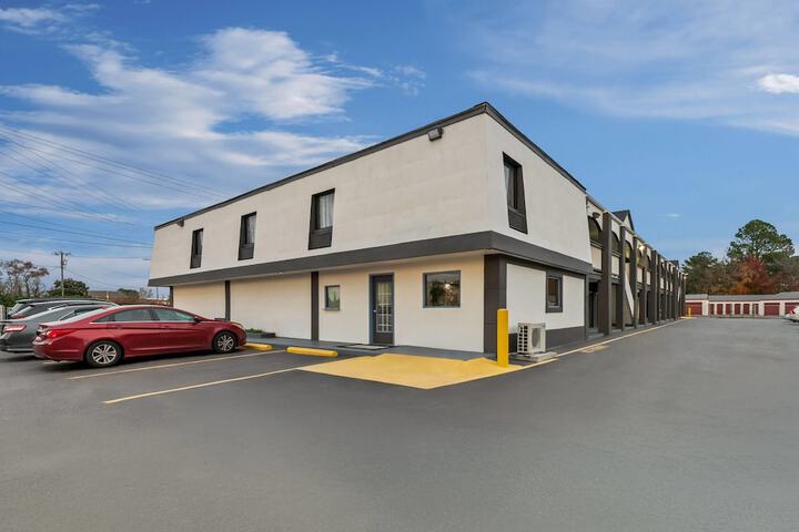 Days Inn by Wyndham Chesapeake