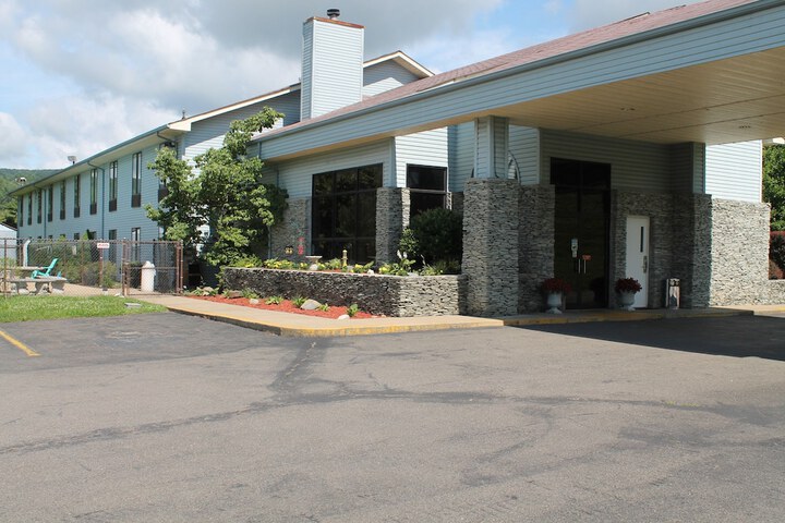 Hotel 2 of 50
