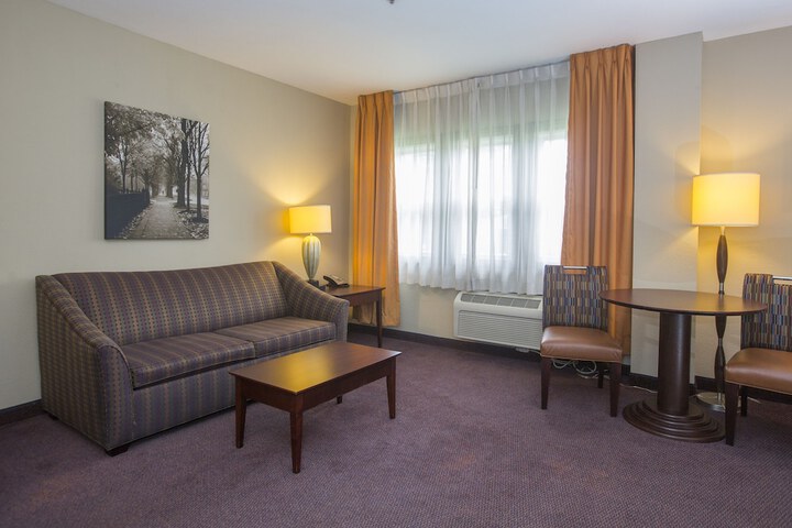Ivy Court Inn & Suites
