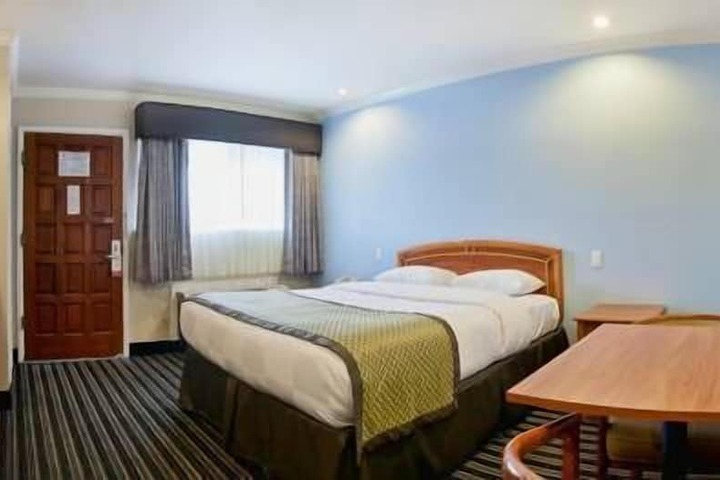 Room 20 of 49