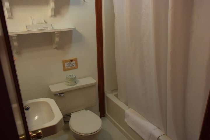 Room 39 of 183
