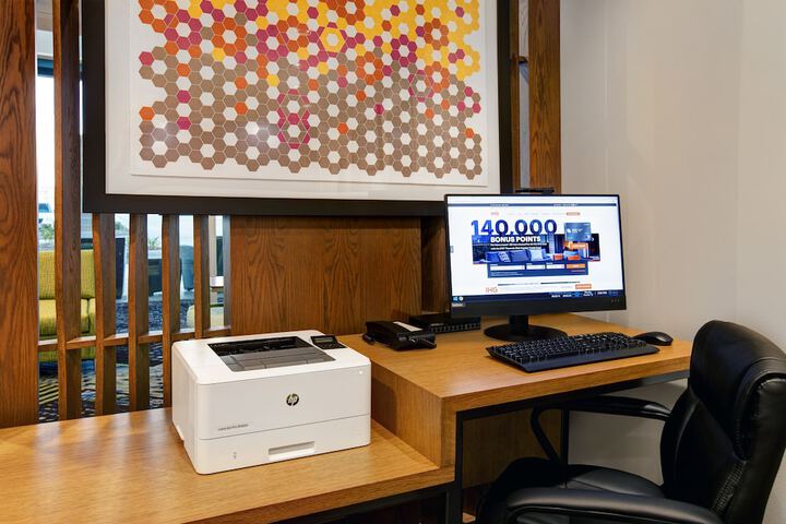 Holiday Inn Express & Suites Milwaukee - Brookfield by IHG