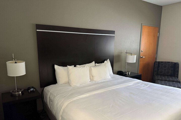 Room 17 of 35