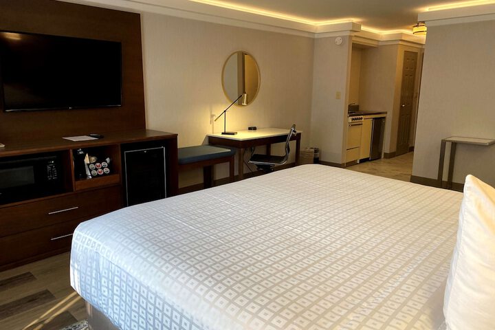 Room 9 of 26