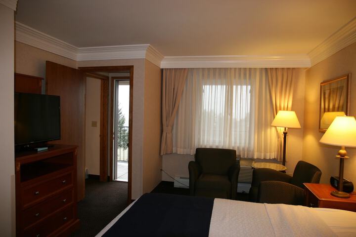 Room 51 of 62