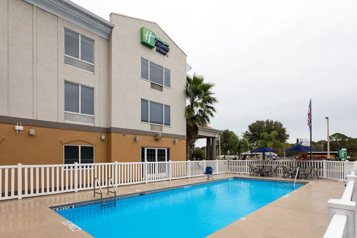 Holiday Inn Express Hotel & Suites Tavares - Leesburg by IHG