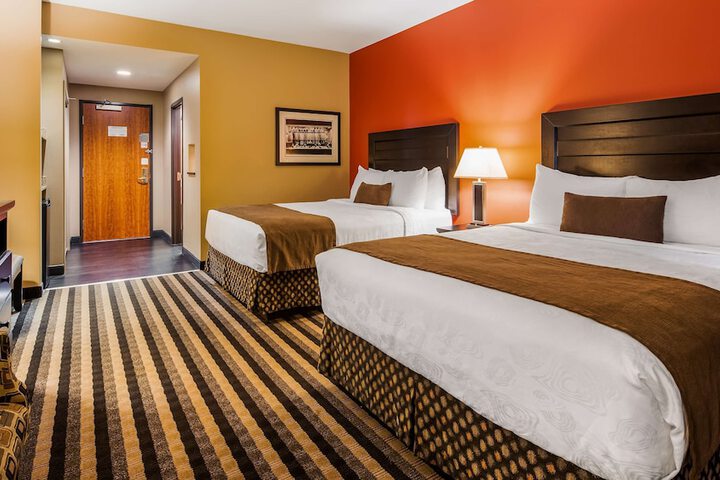Room 14 of 37