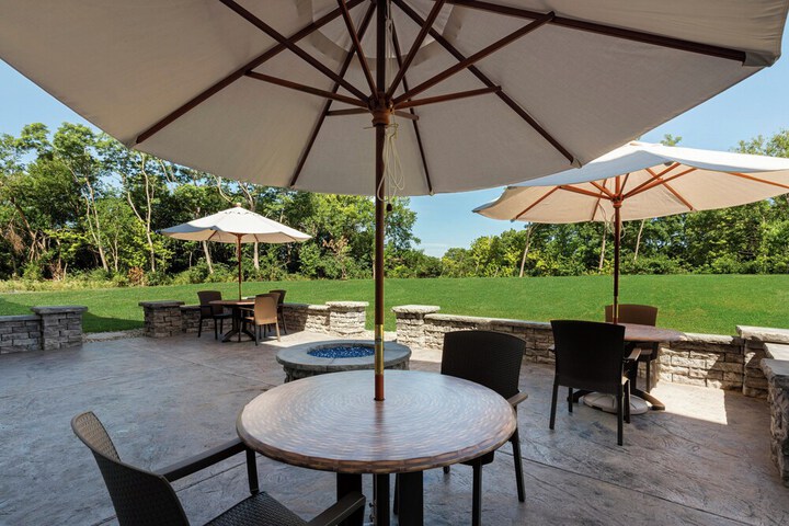 Cobblestone Hotel & Suites - Urbana
