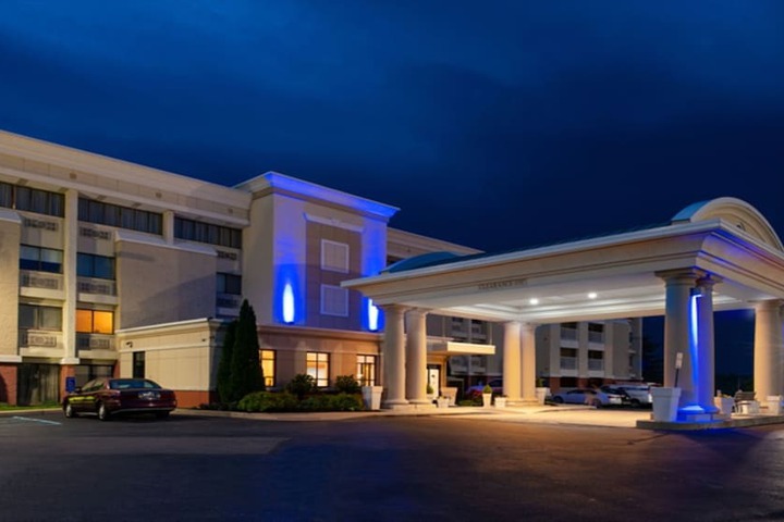 Hotel 2 of 59