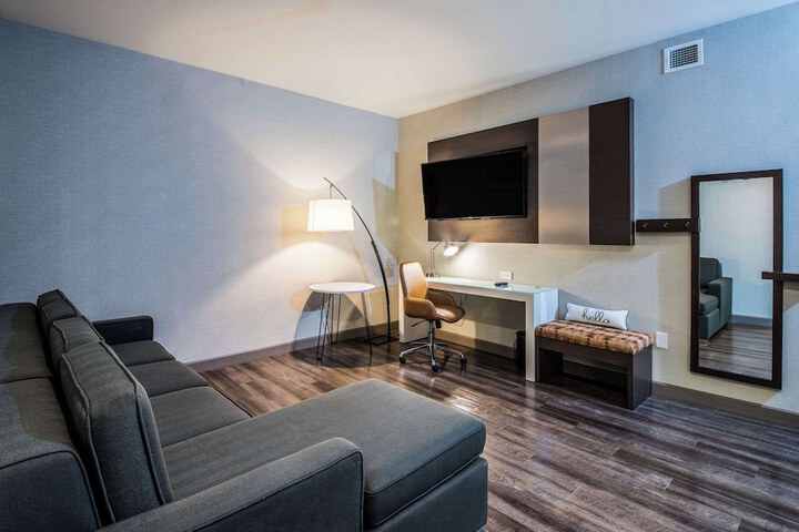 Cambria Hotel McAllen Convention Center