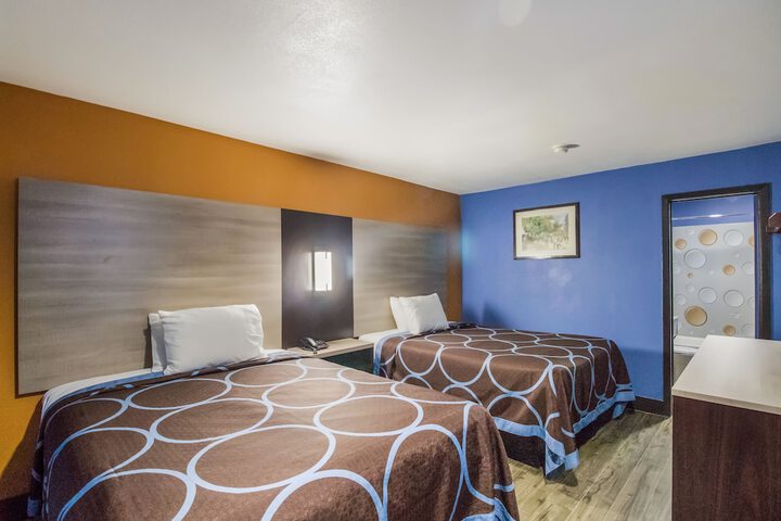 Room 15 of 18