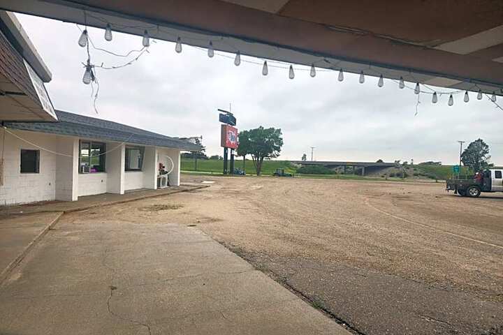 First Inn by OYO Quinter Hwy 70