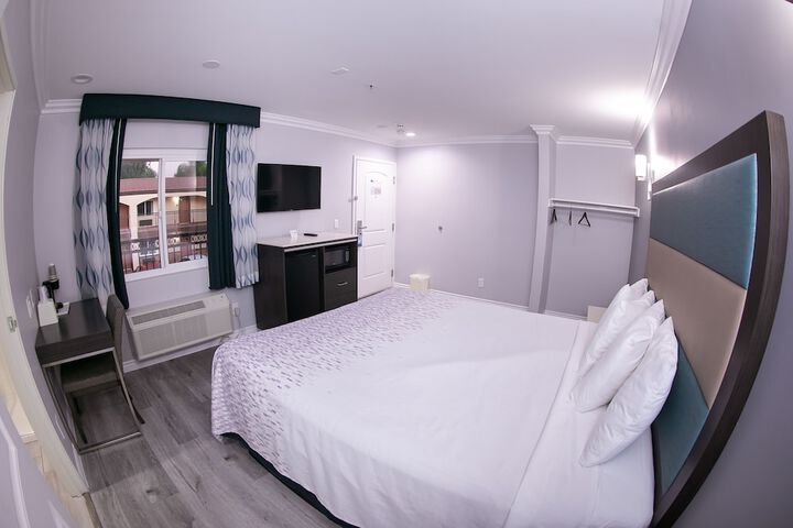 Room 11 of 31