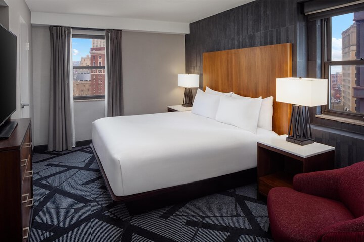 DoubleTree by Hilton Hotel & Suites Pittsburgh Downtown