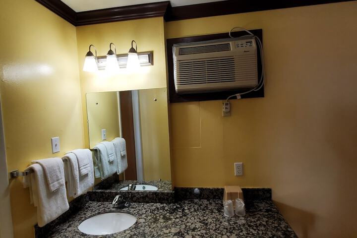 Room 7 of 14