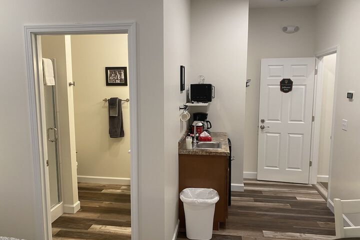 Hermann Crown Suites