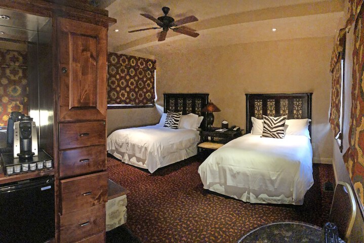 Border House at Crystal Bay Casino