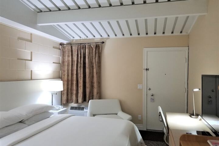 Room 12 of 15