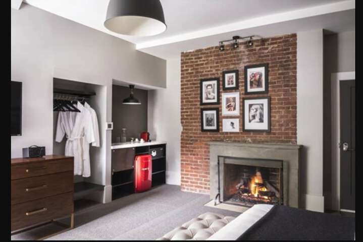 Room 40 of 49