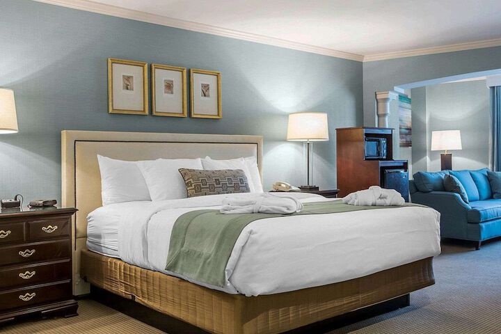 Comfort Inn & Suites Near Burke Mountain