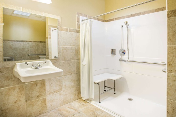 Days Inn & Suites by Wyndham Sutton Flatwoods