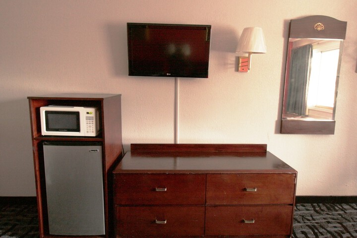 Room 6 of 6