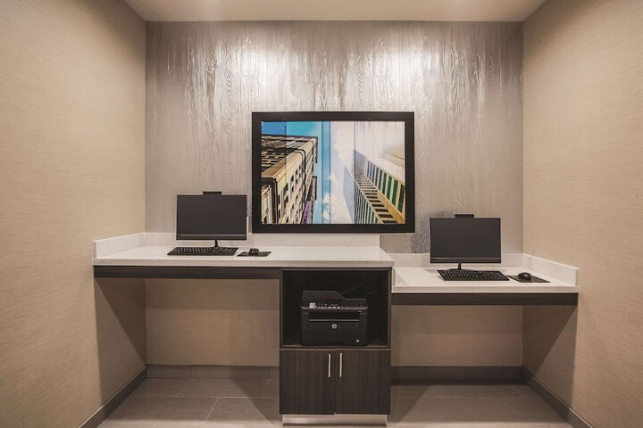 Business Center 33 of 33