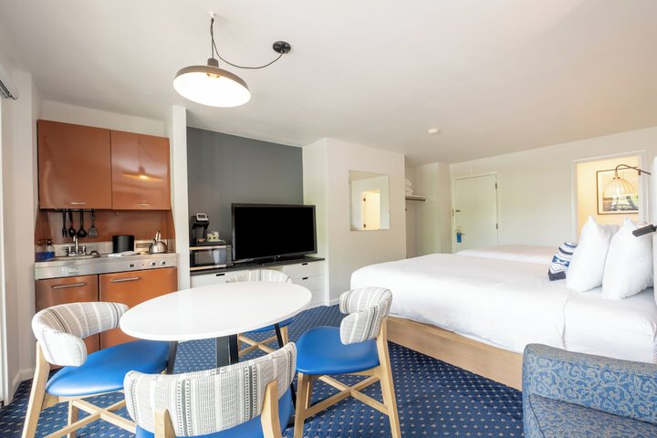 Aspinquid Resort