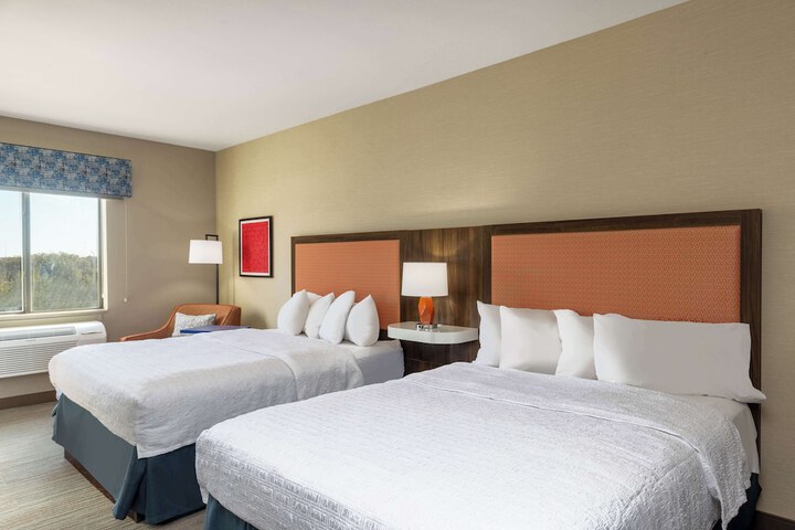 Room 21 of 32