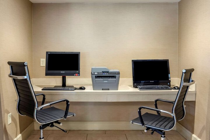 Business Center 42 of 42