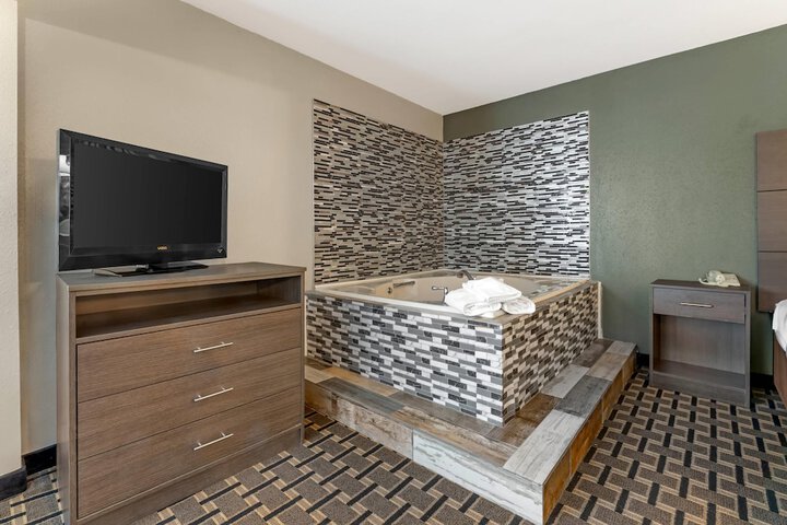 Quality Inn Mauston I-90